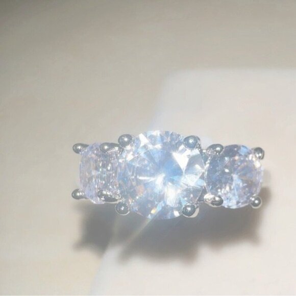 Silver Cubic Zirconia Ring 4 Carats - Picture 3 of 5